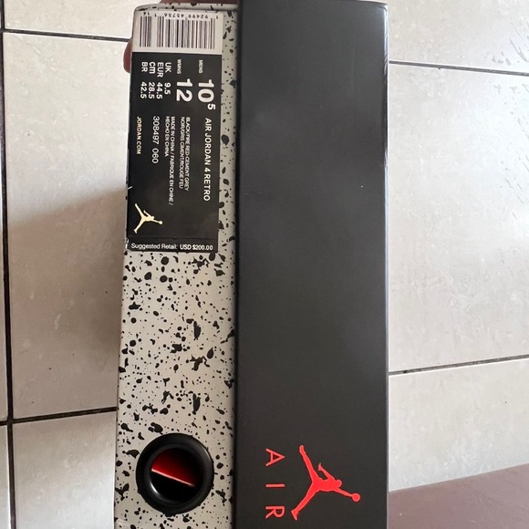 Jordan Bred 4s 2019 Size 10.5 - Picture 6 of 6